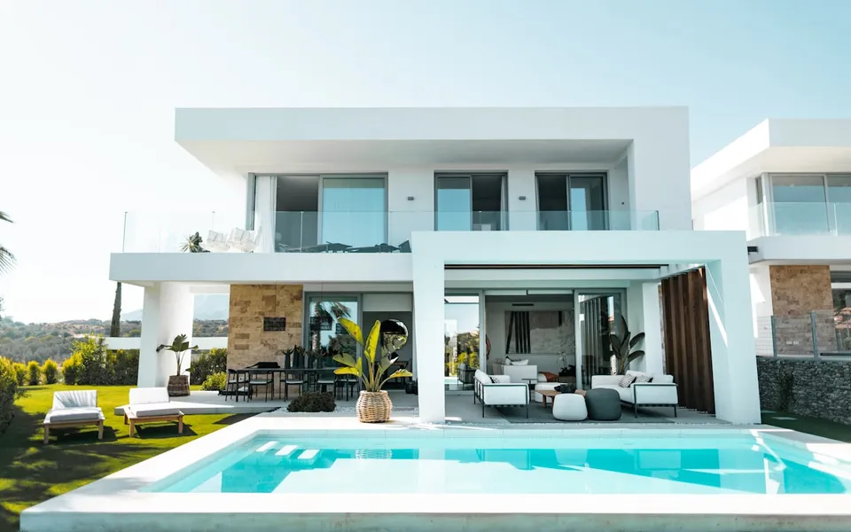 Model desain rumah mewah modern klasik 2 lantai
